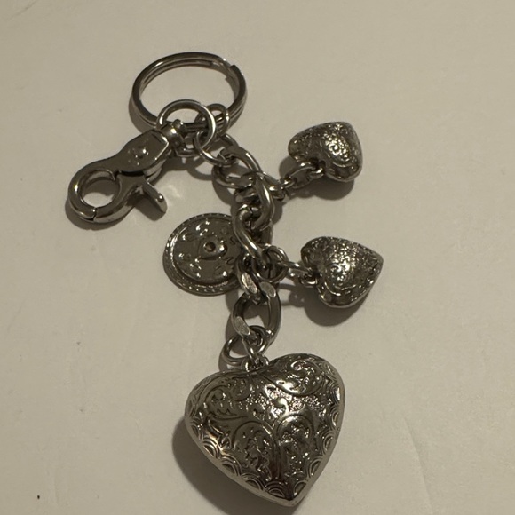 Kathy Van Zeeland Silver Heart Charm Key Holder - Picture 6 of 7